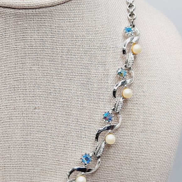 Vintage AB Rhinestone Faux Pearl Choker Necklace 18 Inch - Picture 6 of 9